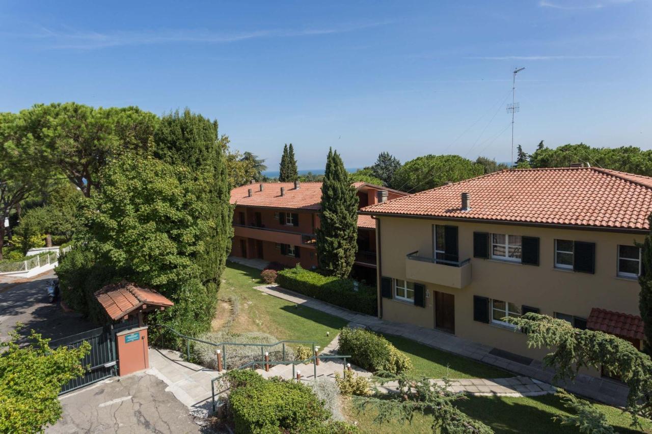 Residenze Al Colle Dei Pini Aparthotel Riccione Kültér fotó